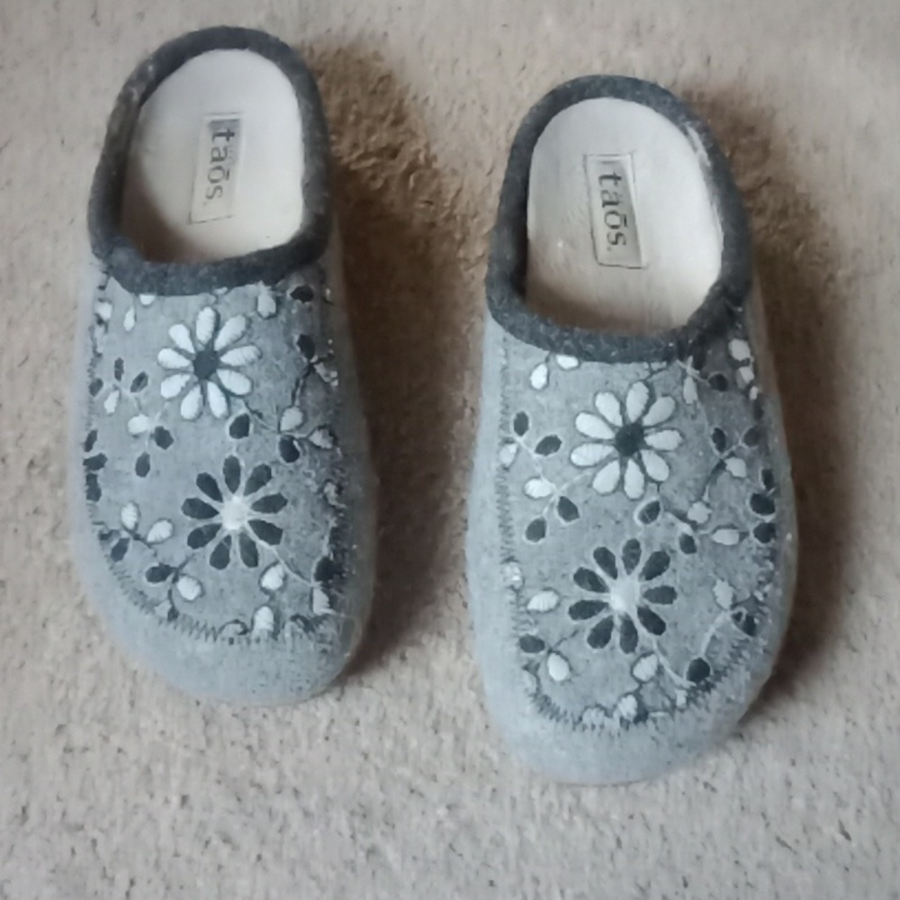 Taos slippers